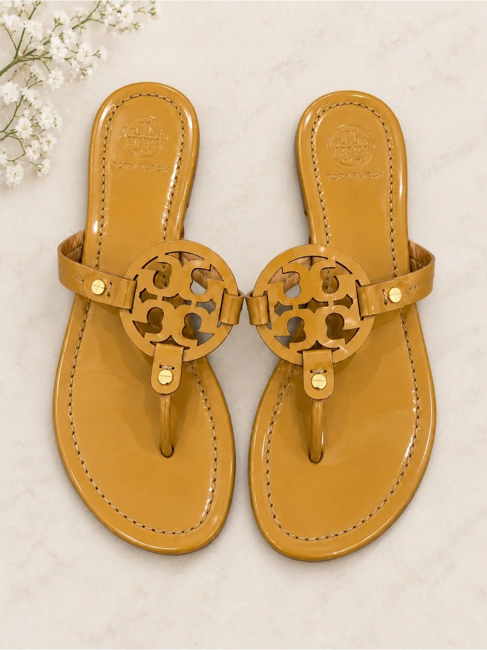 Tory Burch Patent Logo Thong Sandals in Honey Tan